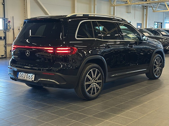 Mercedes-Benz EQB250+ 7 of 16