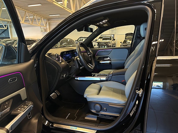 Mercedes-Benz EQB250+ 11 of 16
