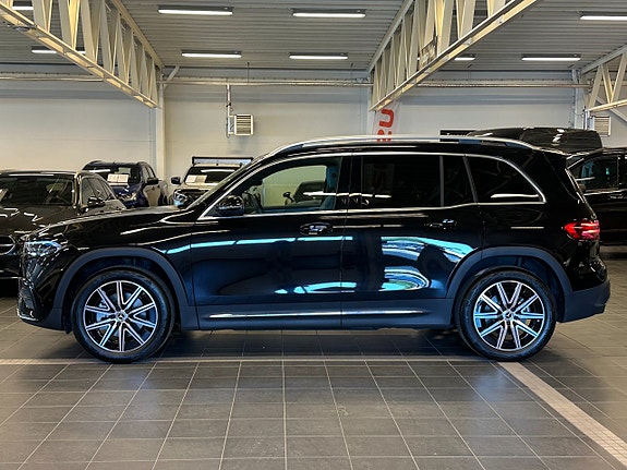 Mercedes-Benz EQB250+ 4 of 5