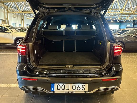 Mercedes-Benz EQB250+ 13 of 16