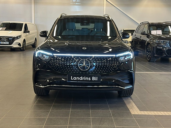 Mercedes-Benz EQB250+ 2 of 5
