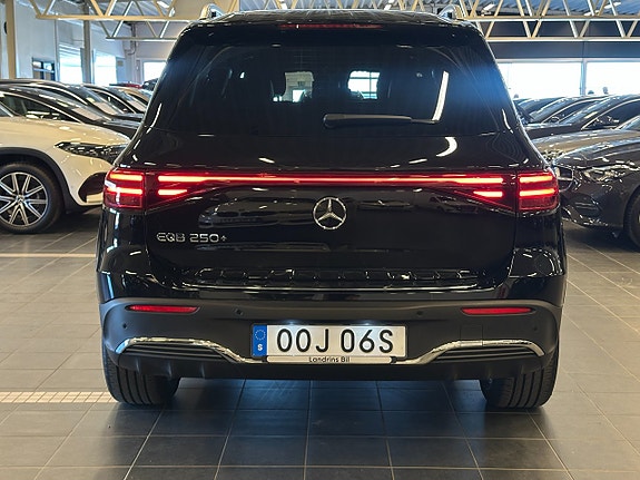 Mercedes-Benz EQB250+ 6 of 16
