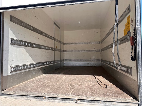 Volkswagen Crafter 11 of 15