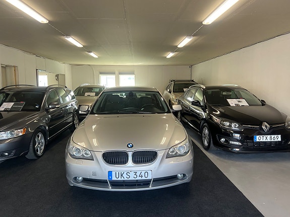 BMW 520i 4 of 5