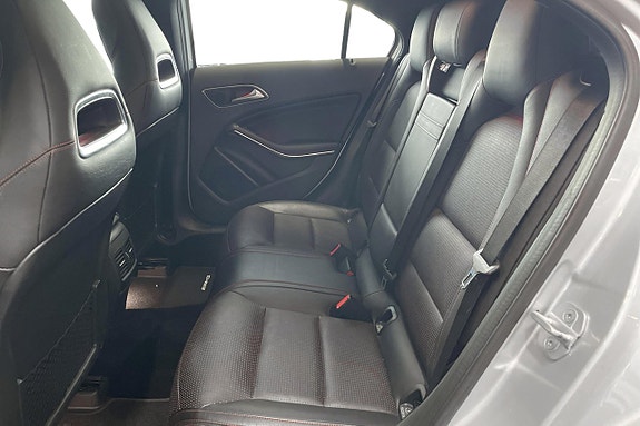 Mercedes-Benz A250 16 of 24