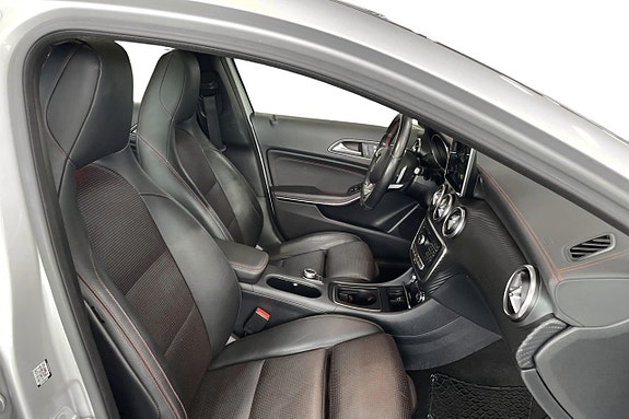 Mercedes-Benz A250 14 of 24