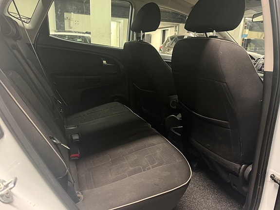 Kia Venga 7 of 13
