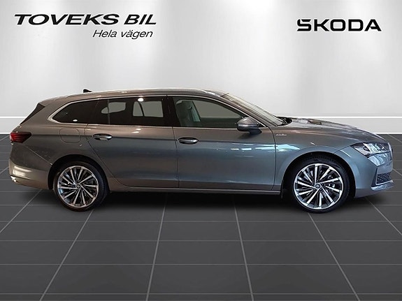 Skoda Superb 4 of 17