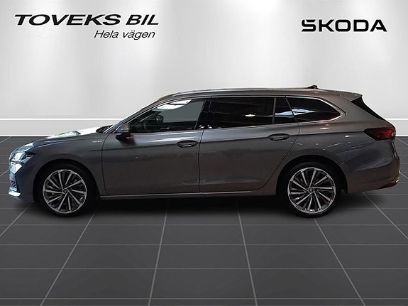 Skoda Superb 8 of 17