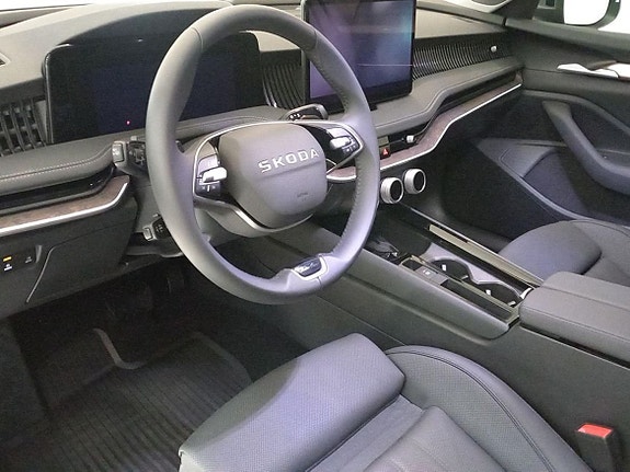 Skoda Superb 10 of 17