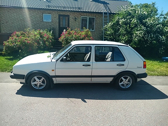Volkswagen Golf II 2 of 5
