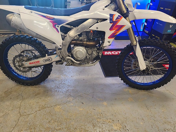 Yamaha YZF 450 3 of 8
