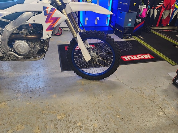 Yamaha YZF 450 5 of 8