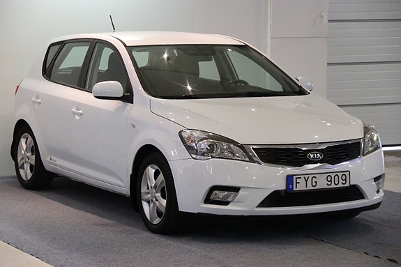 Kia Ceed 3 of 5