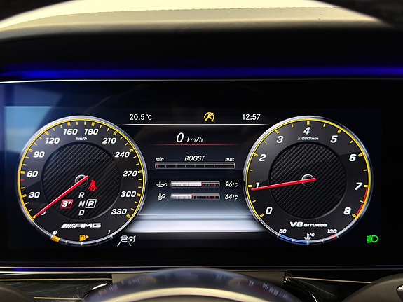 Mercedes-Benz E63 26 of 30