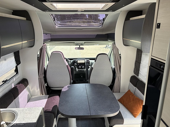 Chausson 788 Profile Titanium VIP /Queenbädd 2 of 5