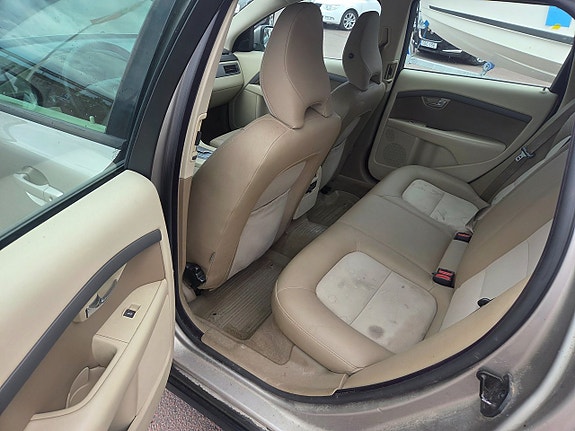 Volvo V70 5 of 5