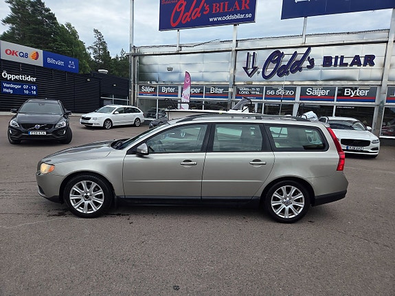 Volvo V70 4 of 5