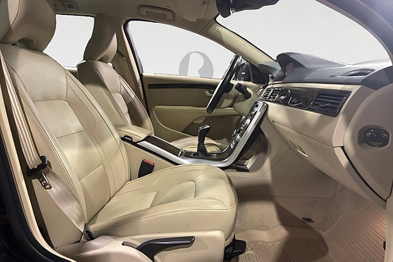 Volvo V70 15 of 18