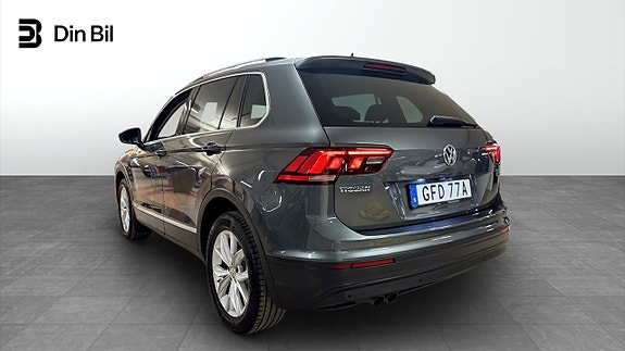 Volkswagen Tiguan 3 of 5