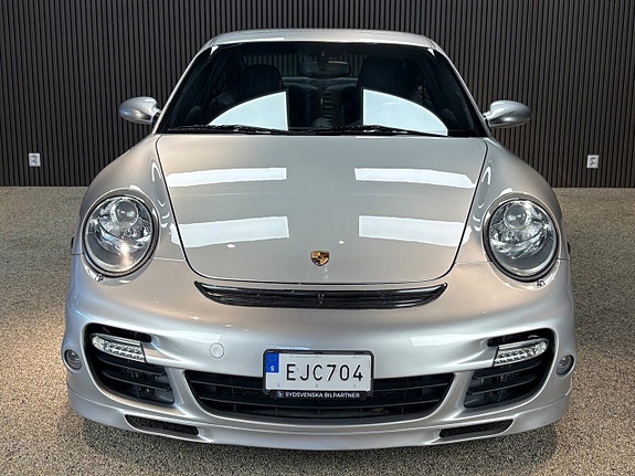Porsche 911 Turbo 2 of 5