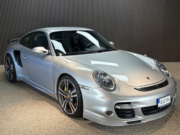Porsche 911 Turbo 3 of 5