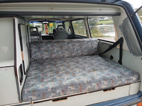 Volkswagen Caravelle 11 of 15