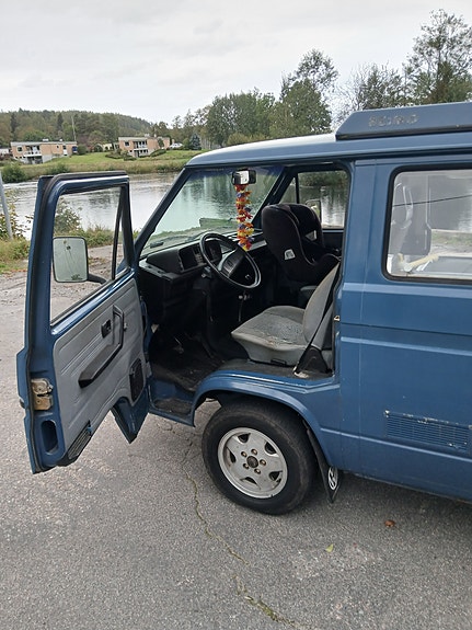 Volkswagen Caravelle 7 of 15