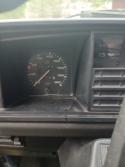 Volkswagen Caravelle 4 of 5