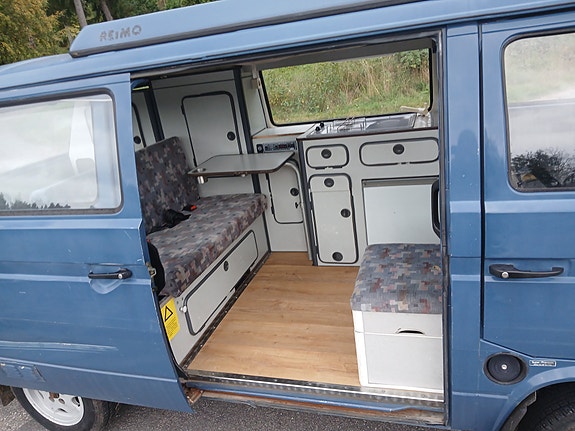 Volkswagen Caravelle 10 of 15