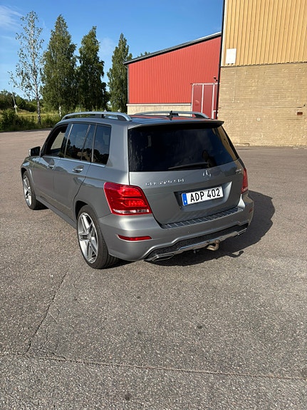 Mercedes-Benz GLK220 4 of 5