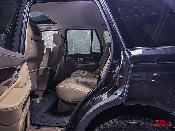 Land Rover Range Rover Sport 16 of 27