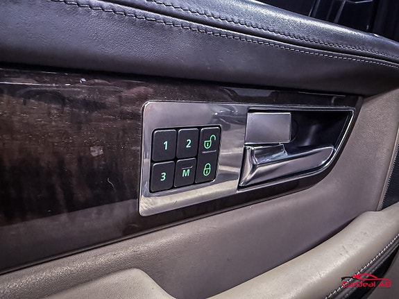 Land Rover Range Rover Sport 17 of 27