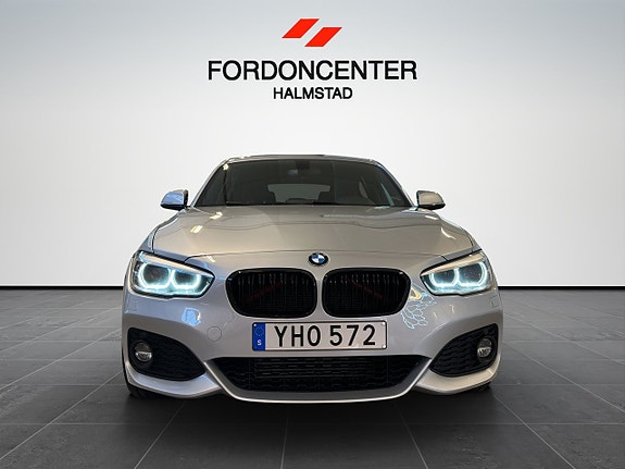 BMW 118d 2 of 5