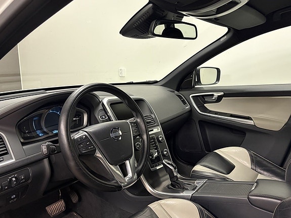 Volvo XC60 8 of 14
