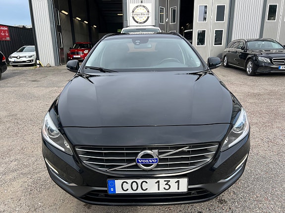Volvo V60 2 of 5
