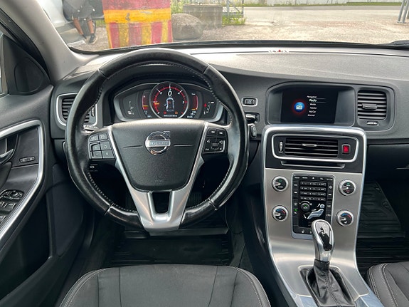 Volvo V60 6 of 19