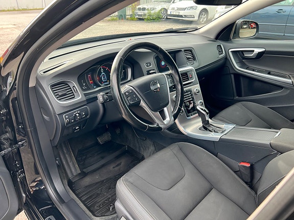Volvo V60 4 of 5