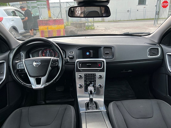 Volvo V60 5 of 5