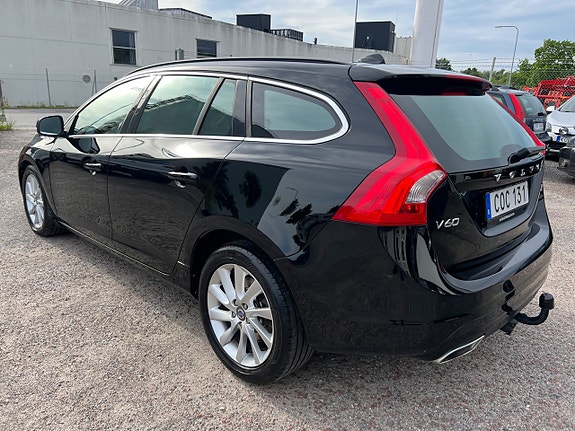 Volvo V60 11 of 19