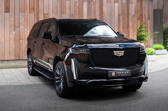 Cadillac Escalade 2 of 5