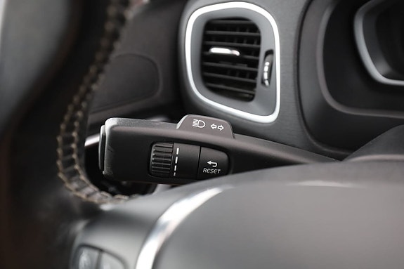 Volvo V40 27 of 30