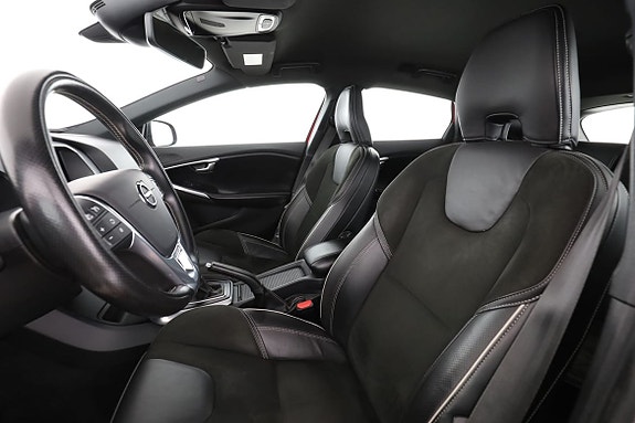 Volvo V40 11 of 30