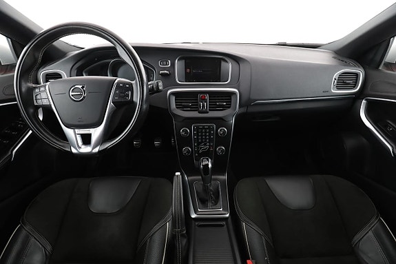 Volvo V40 13 of 30