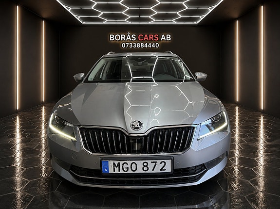 Skoda Superb 2 of 5