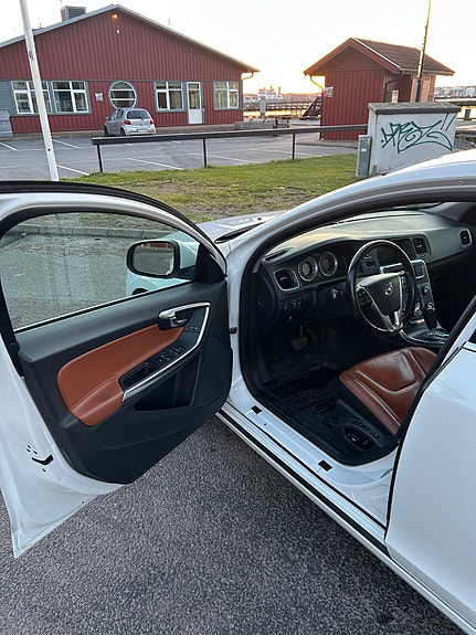 Volvo S60 8 of 13