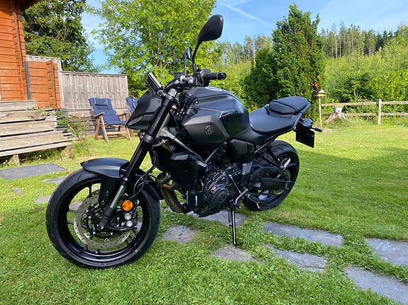 Yamaha MT-07 2 of 5