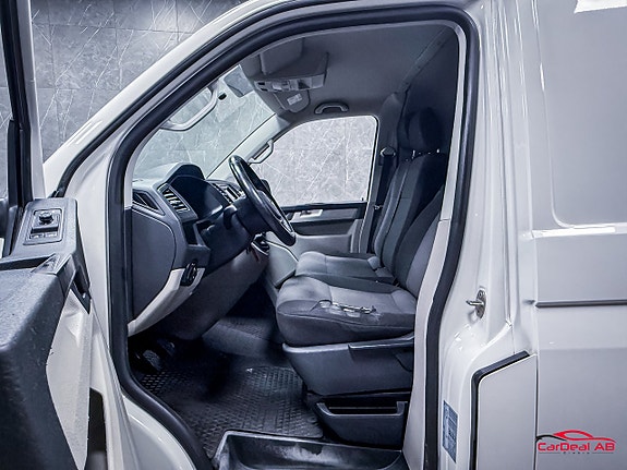 Volkswagen Transporter 13 of 21