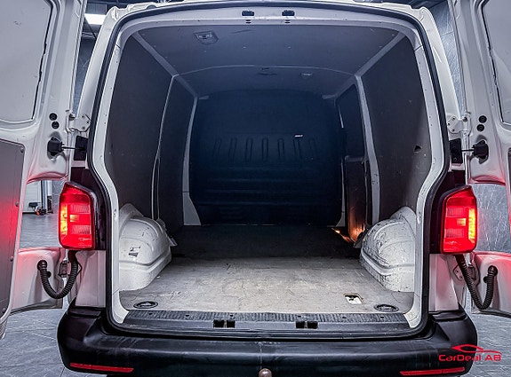 Volkswagen Transporter 10 of 21