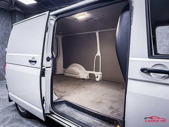 Volkswagen Transporter 12 of 21